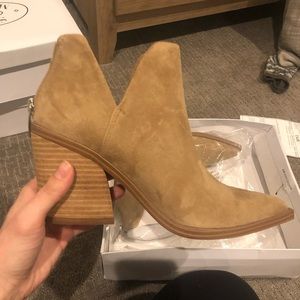 NWT Steve Madden Alyse Tan bootie -size 6